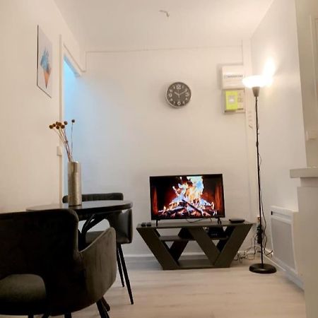 Coquet Appartement 2 Pieces 阿尔福维尔 外观 照片