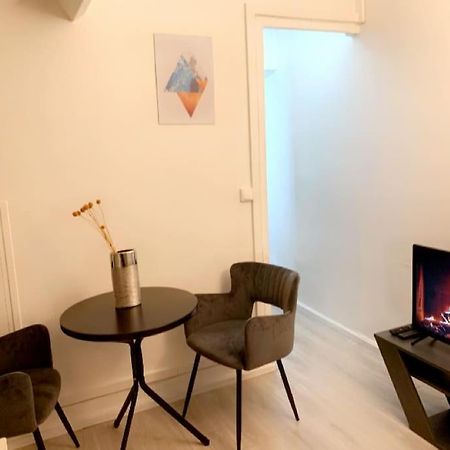 Coquet Appartement 2 Pieces 阿尔福维尔 外观 照片