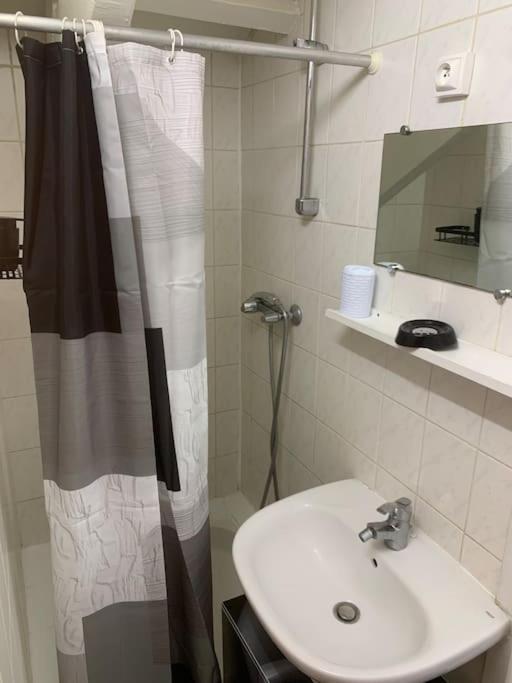 Coquet Appartement 2 Pieces 阿尔福维尔 外观 照片